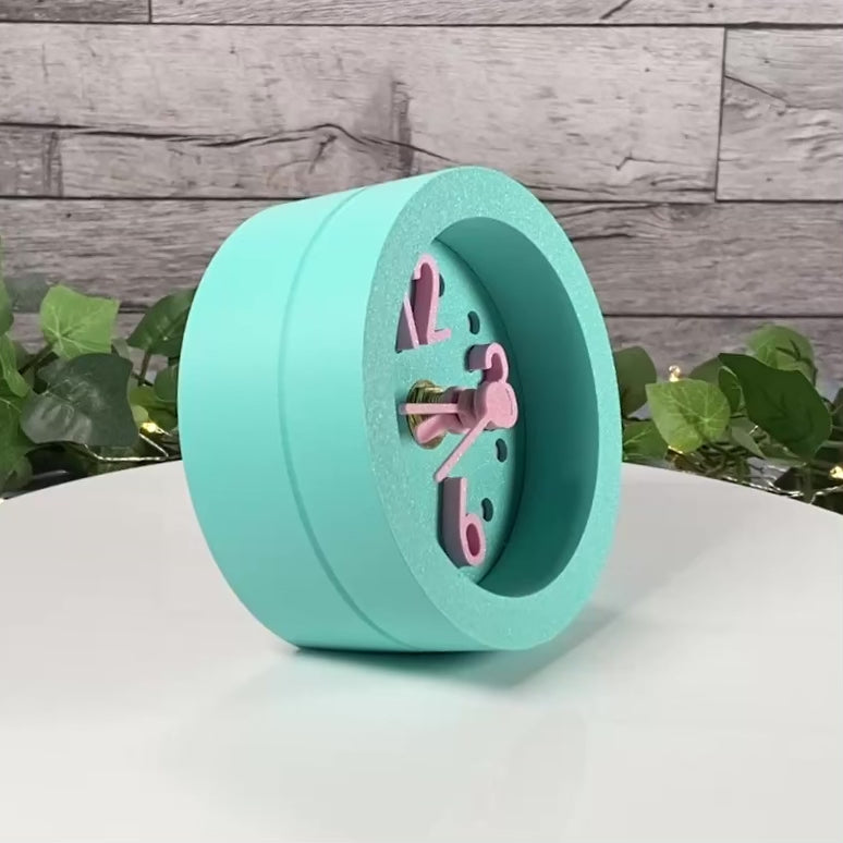Poolside Pop Dot Clock